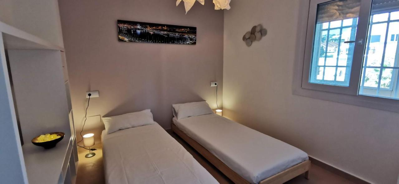 La Perla Cruise Apartment On Private Beach, Modern With Aircon & Wifi Benalmadena Exterior photo