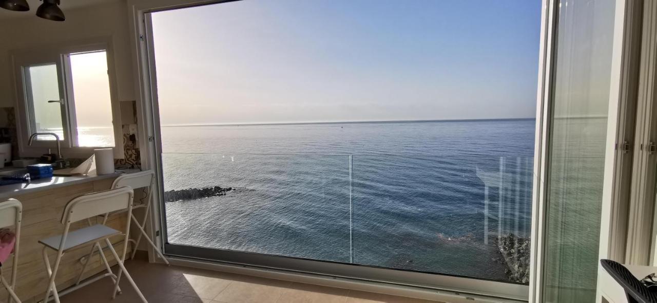 La Perla Cruise Apartment On Private Beach, Modern With Aircon & Wifi Benalmadena Exterior photo