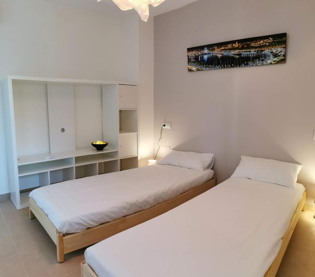 La Perla Cruise Apartment On Private Beach, Modern With Aircon & Wifi Benalmadena Exterior photo